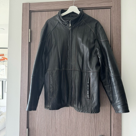 Oversized Leather Jacket - Picture 2 of 3